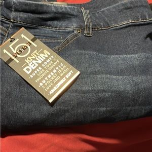 New with tags Ashley Stewart skinny jeans
